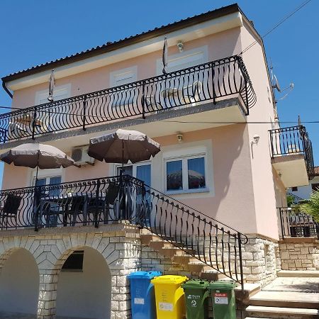 Apartment mit Balkon Poreč Kültér fotó